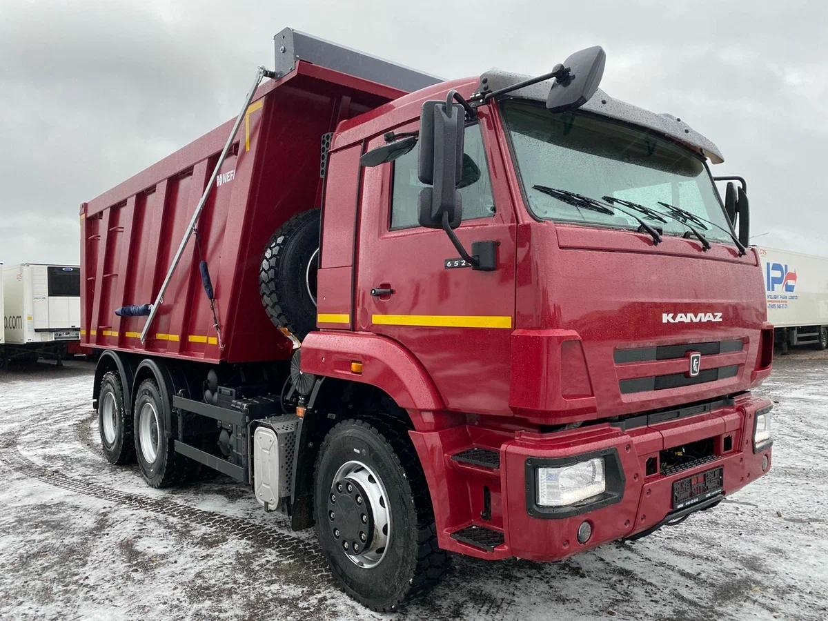 Самосвал КАМАЗ 6520 6x4